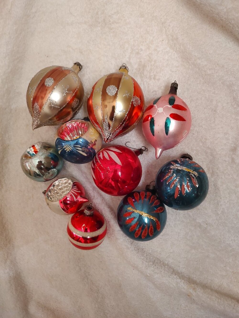 CHRISTMAS ORNAMENTS VINTAGE GLASS
